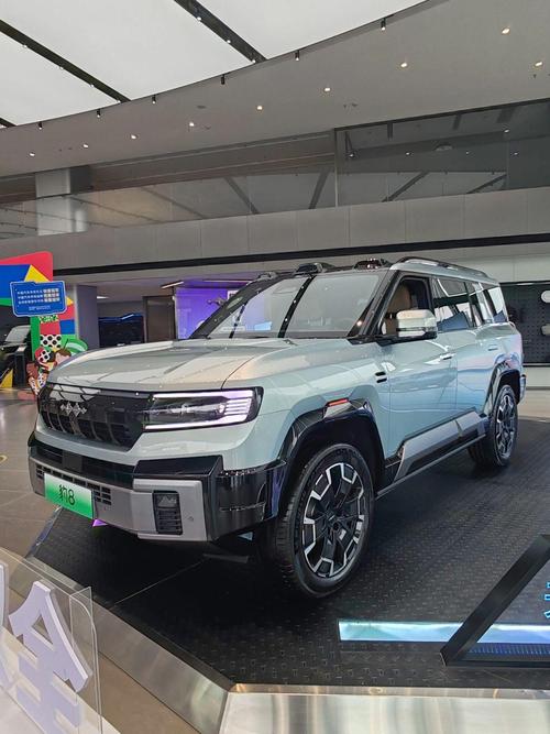 佛山261比亚迪方程豹硬派越野的爆款，英菲尼迪35周年与你共成长